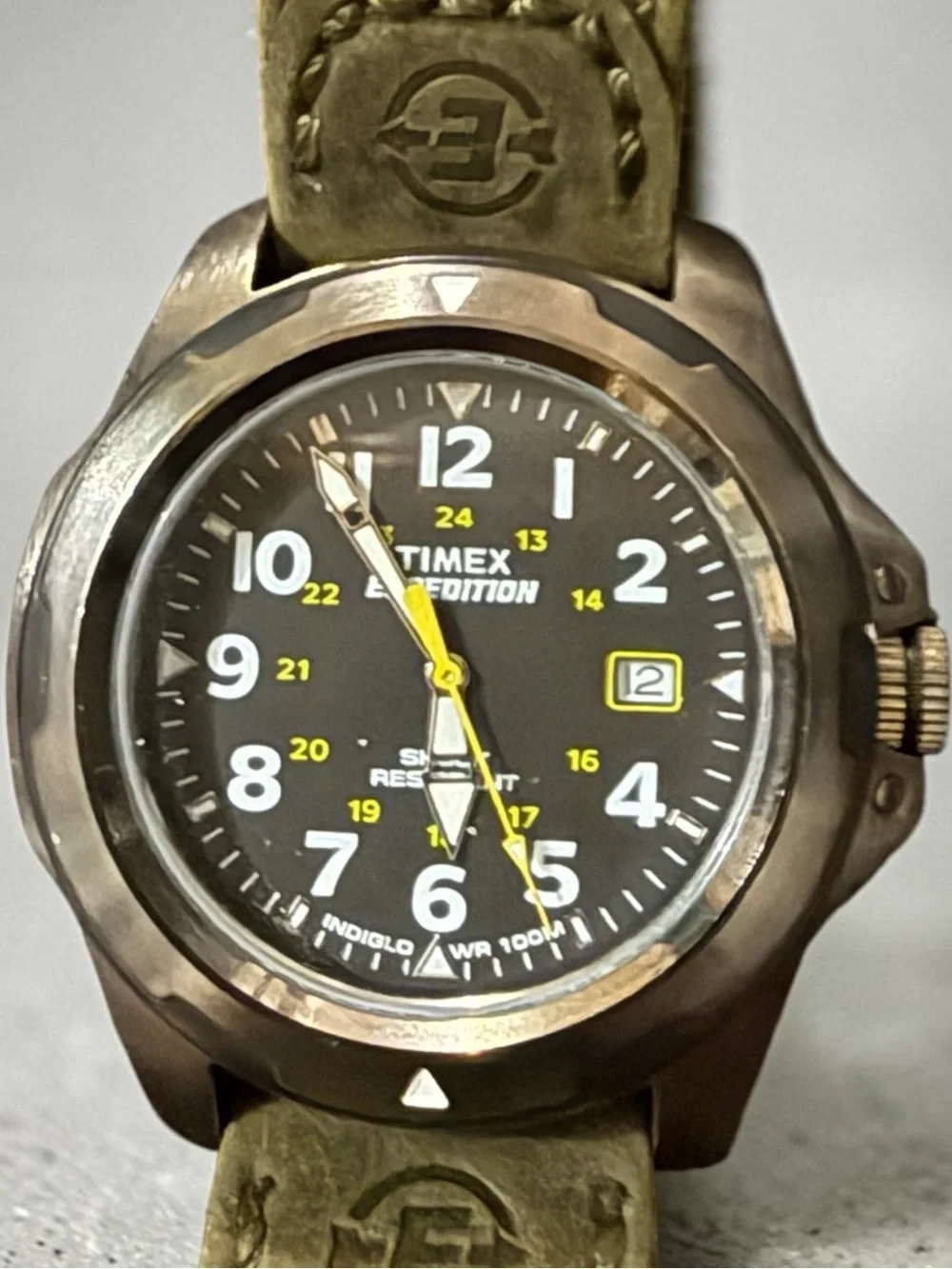 Timex Expedition WR100M vintage NOS. Indiglo shock resistant field watch 40Mm